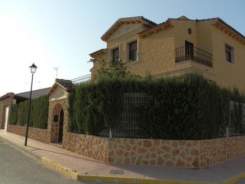 Villa en Daya Nueva