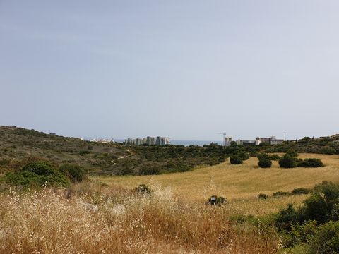Land en Agios Tychonas
