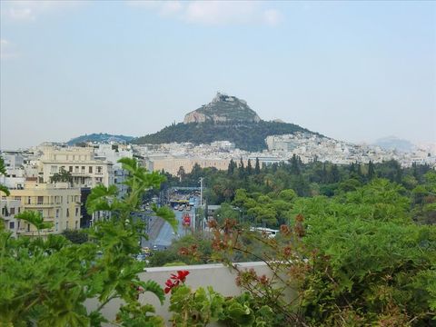 Inmobiliaria comercial en Atenas
