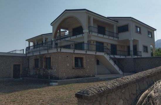 Villa en Kyrenia (Girne)