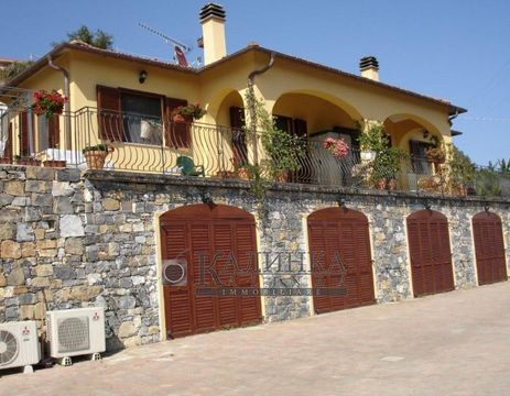 Villa en Santo Stefano al Mare