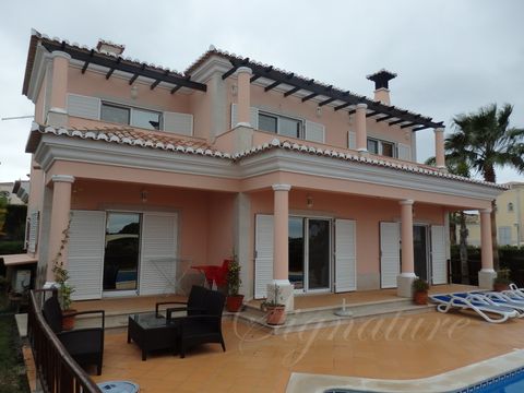 Villa en Almancil