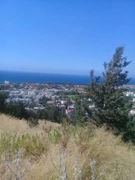 Land en Kyrenia (Girne)