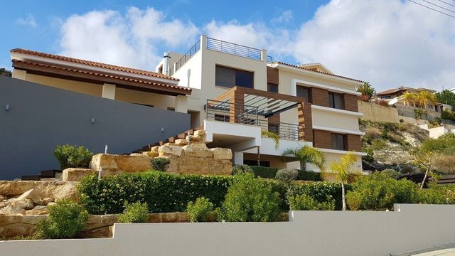 Villa en Agios Tychonas