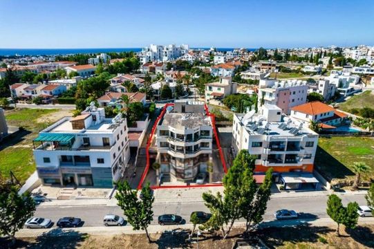 Inmobiliaria comercial en Paphos Municipality