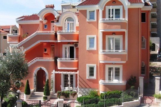 Hotel en Petrovac